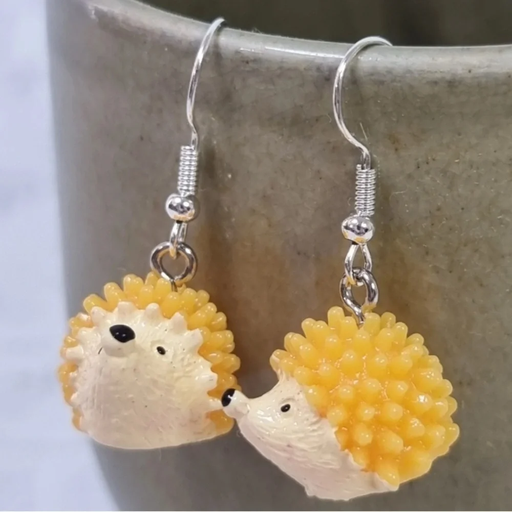 NWT - Adorable Baby Hedgehog Acrylic 3D Earrings Set yellow @ white